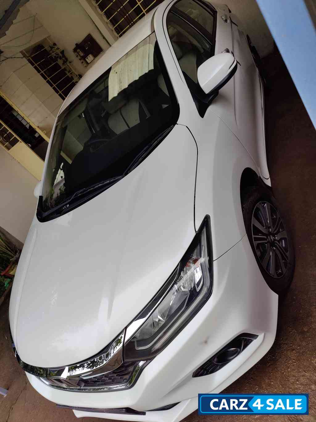White Honda City 4th generation ivtech petrol