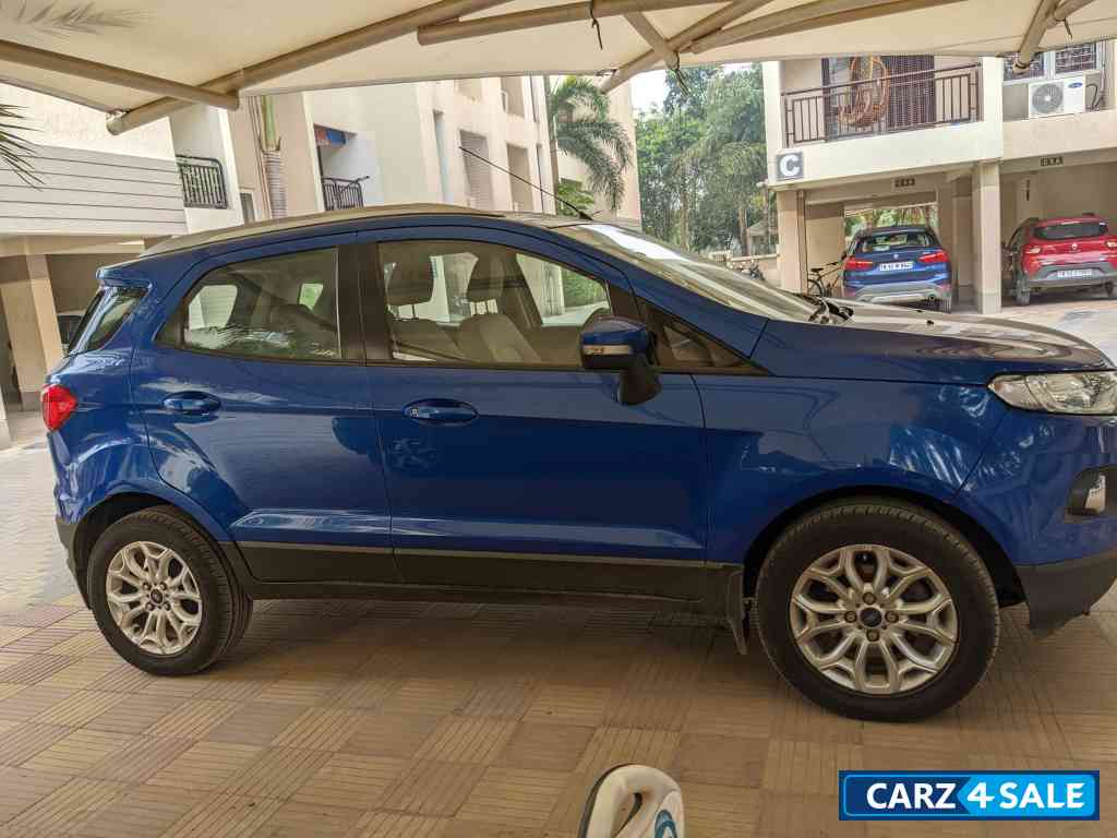 Blue Ford Ecosport Titanium 1.5 TDCi diesel