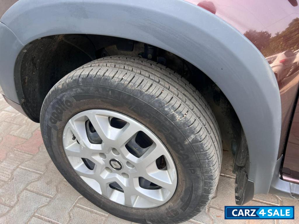 Mahogany Brown Renault Duster RXE PETROL MT 1.3L TURBO