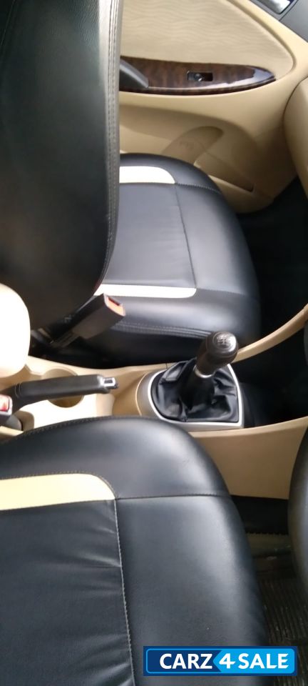 Hyundai Fluidic Verna 4S CRDI SX1.6