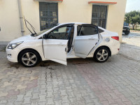White Hyundai Verna 1.6 crdi s
