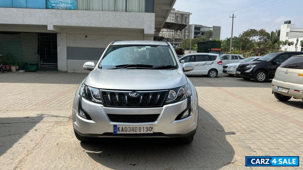 Moondust Silver Mahindra XUV 500 W6