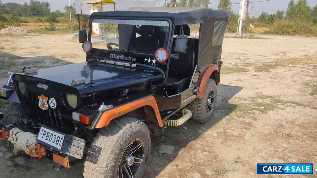 Black Mahindra Jeep 2019 Black Mahindra Jeep 2019