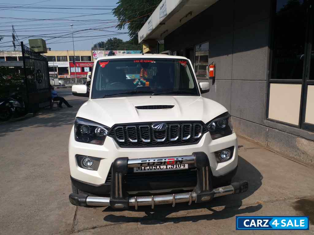 Mahindra Scorpio S11