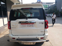 Mahindra Scorpio S11