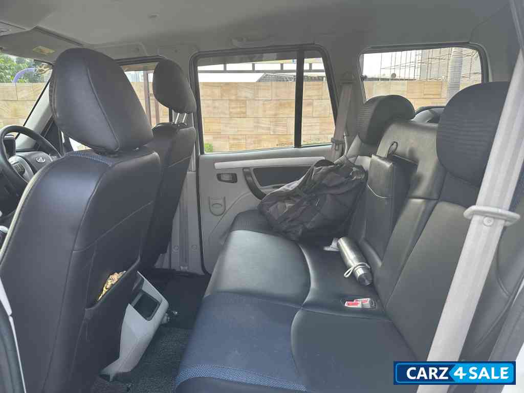 Mahindra Scorpio S11