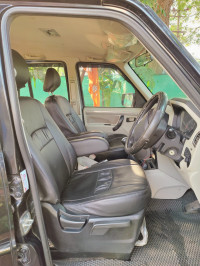 Black Mahindra Scorpio S7