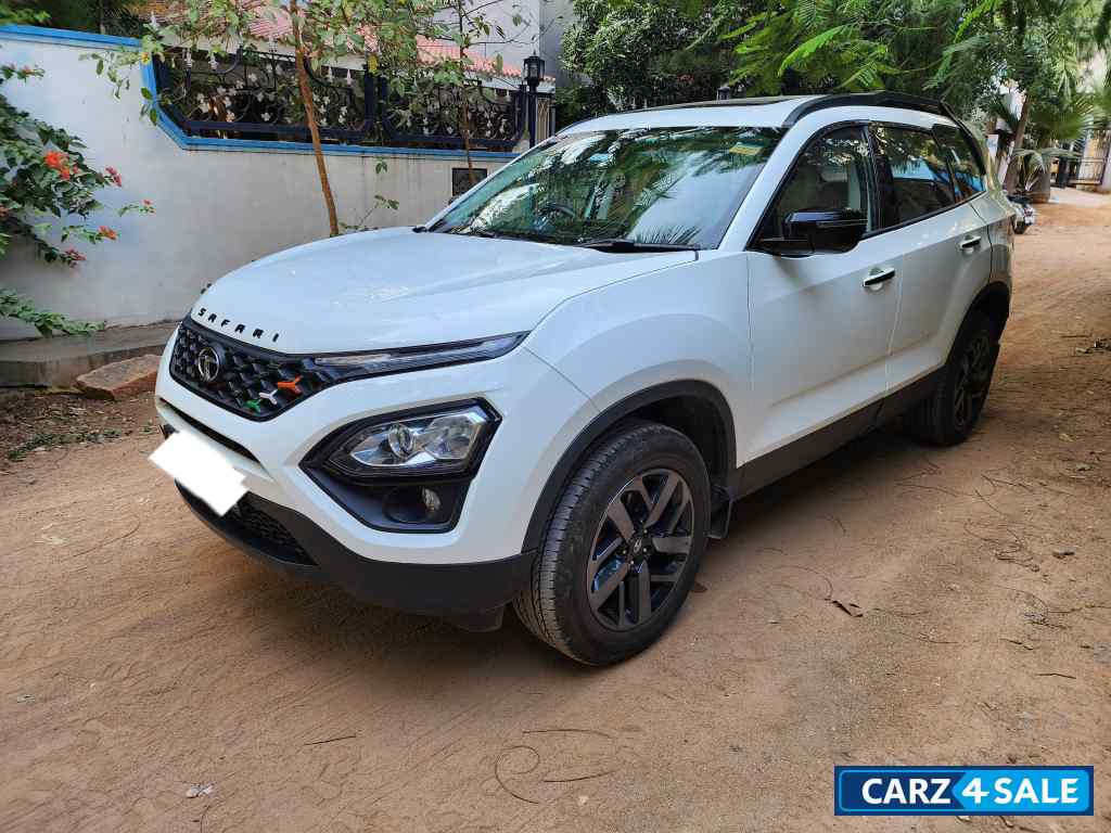 White Tata Safari XZ Plus Adventure