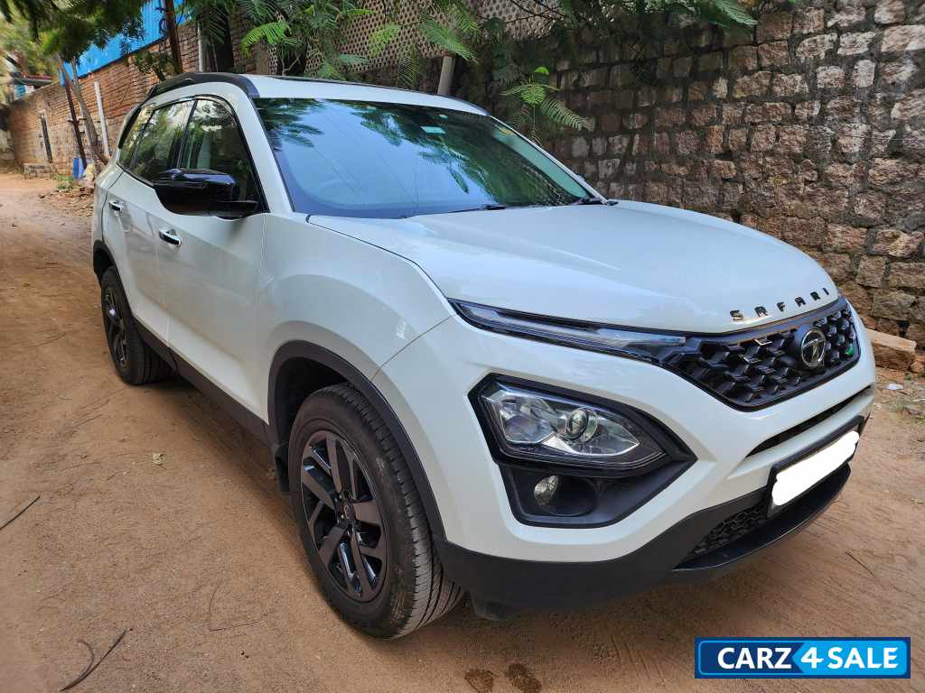 White Tata Safari XZ Plus Adventure
