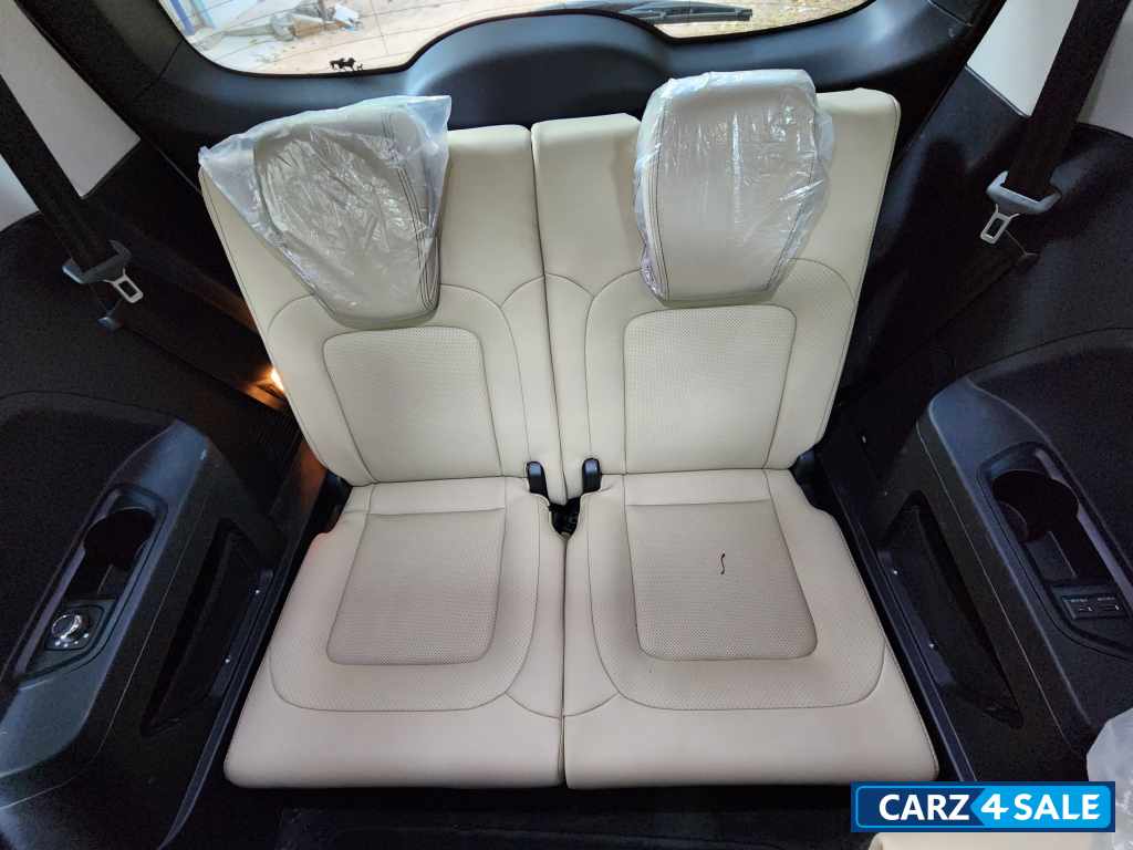 White Tata Safari XZ Plus Adventure