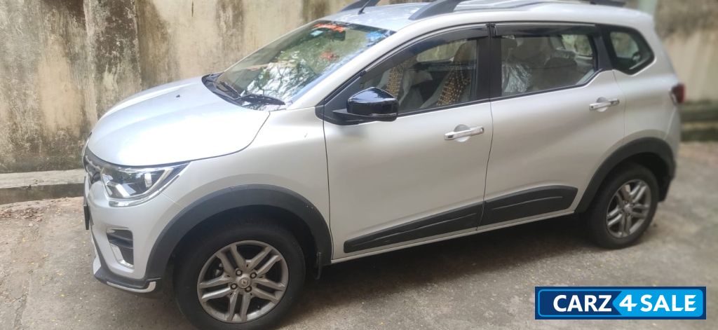 Renault Triber RXZ Petrol Renault Triber RXZ Petrol