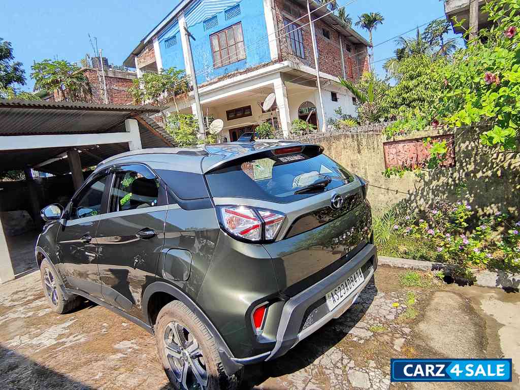 Tata Nexon XZA +S Dual Tone AMT Petrol