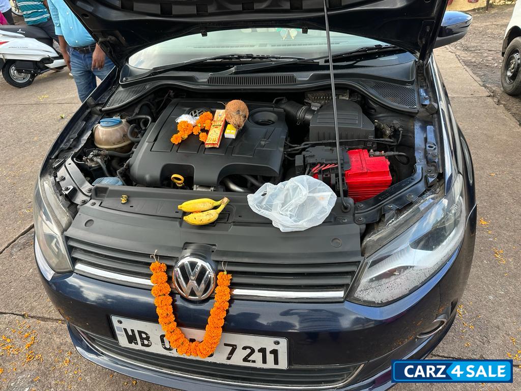 Night Blue Volkswagen Vento 1.5 TDI Highline