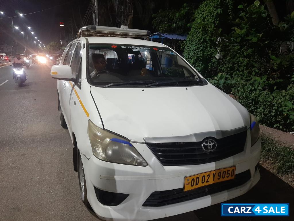 Pearl White Toyota Innova 2.5G