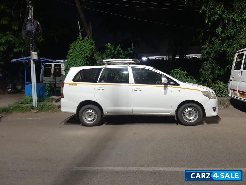 Pearl White Toyota Innova 2.5G