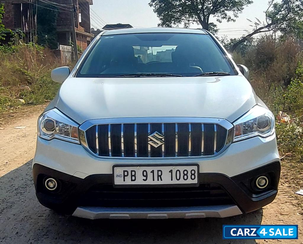 Pearl White Maruti Suzuki S-Cross Sigma