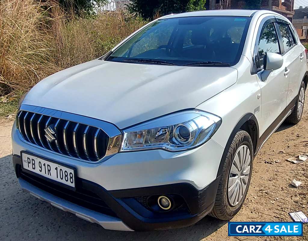 Pearl White Maruti Suzuki S-Cross Sigma