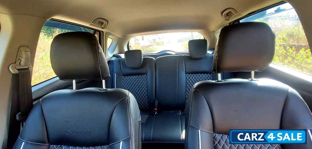 Pearl White Maruti Suzuki S-Cross Sigma