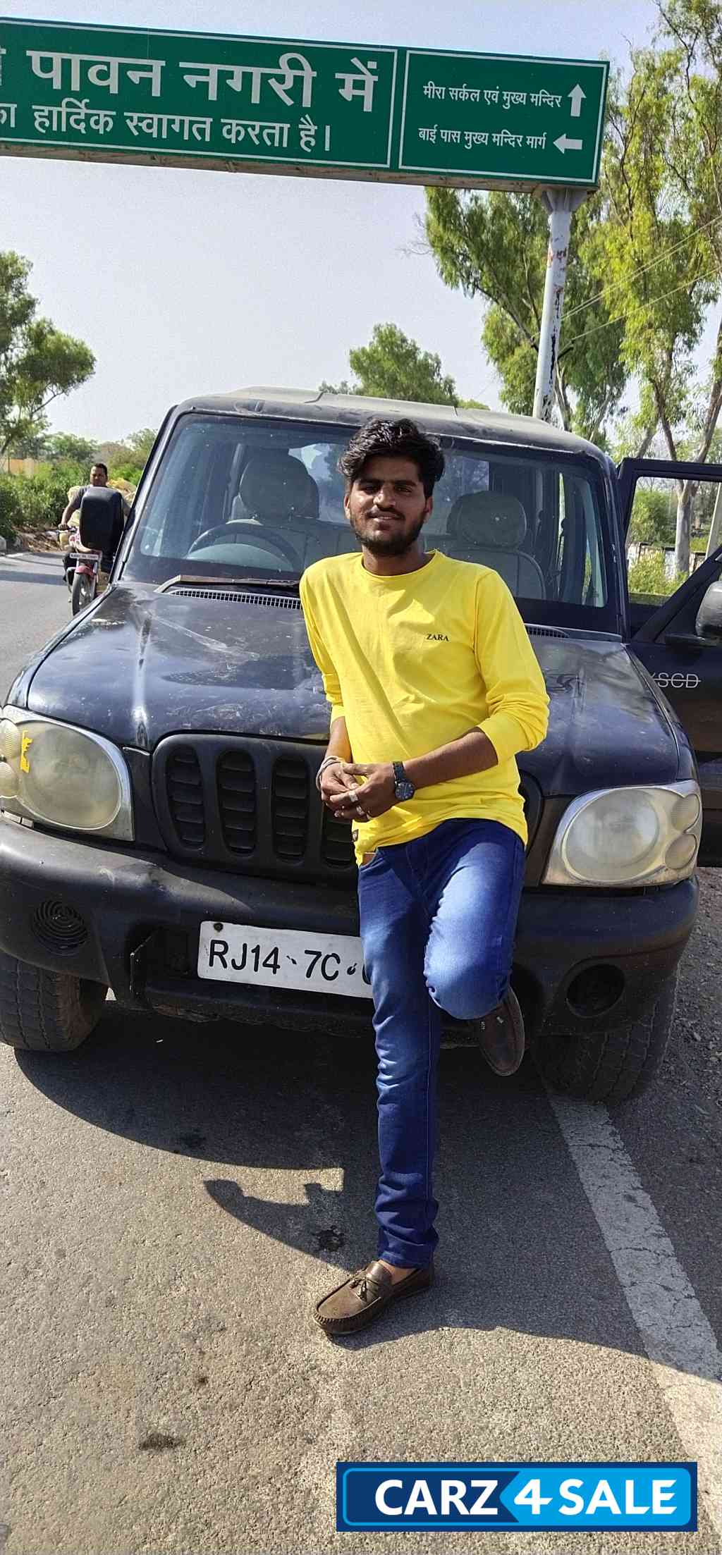 Mahindra Scorpio Black