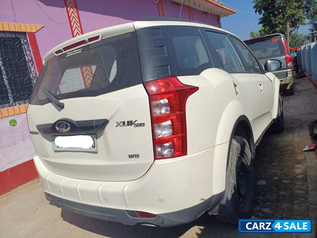 White Mahindra XUV 500 W6