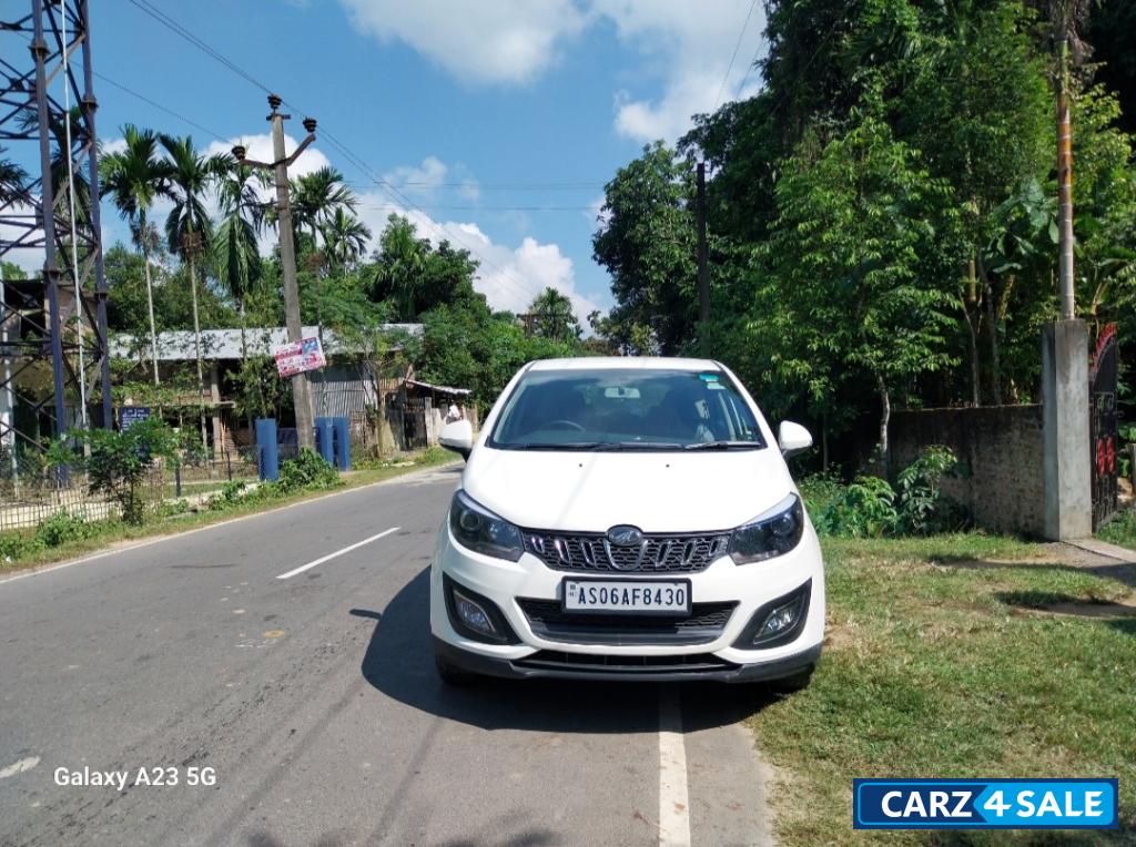 Mahindra Marazzo M6 plus 8 seater