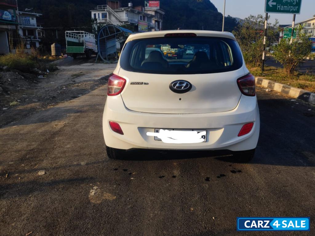 White Hyundai i10 Grand i10 era 1.1crdi
