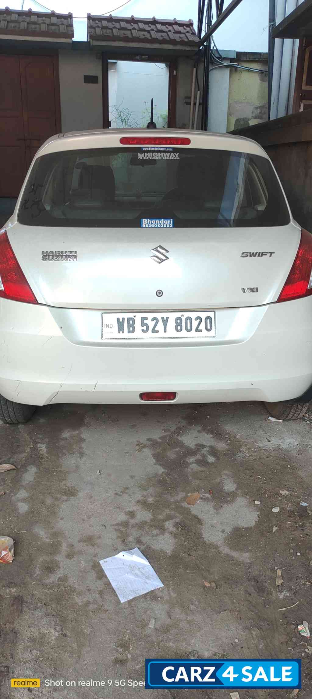 Pearl Arctic White Maruti Suzuki Swift Vxi