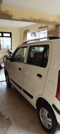 Superior White. Maruti Suzuki Wagon R LXI