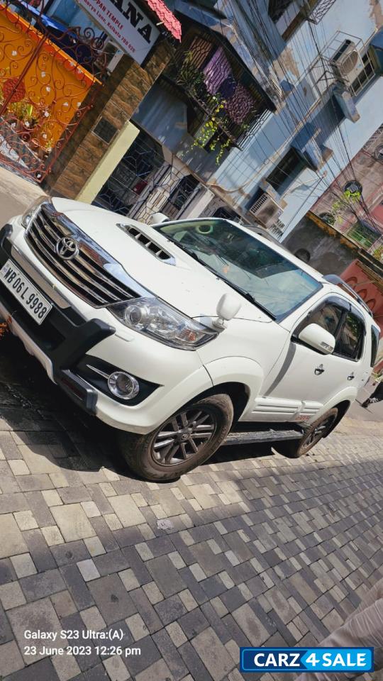 White Toyota Fortuner 4*2 Automatic