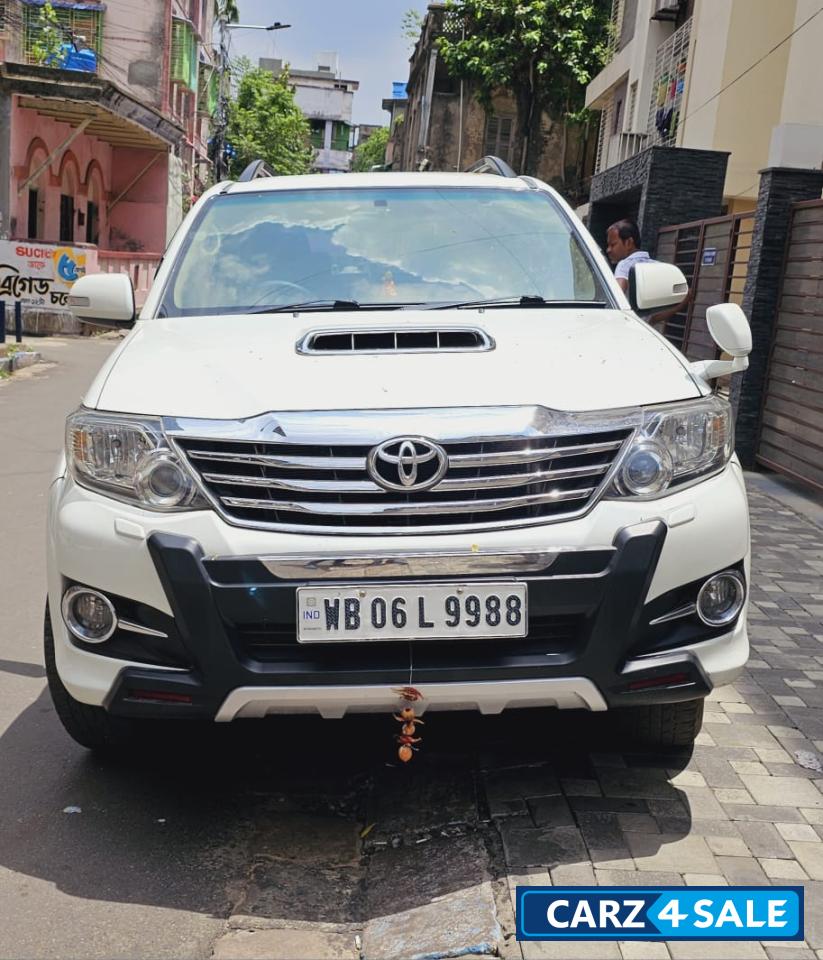 White Toyota Fortuner 4*2 Automatic