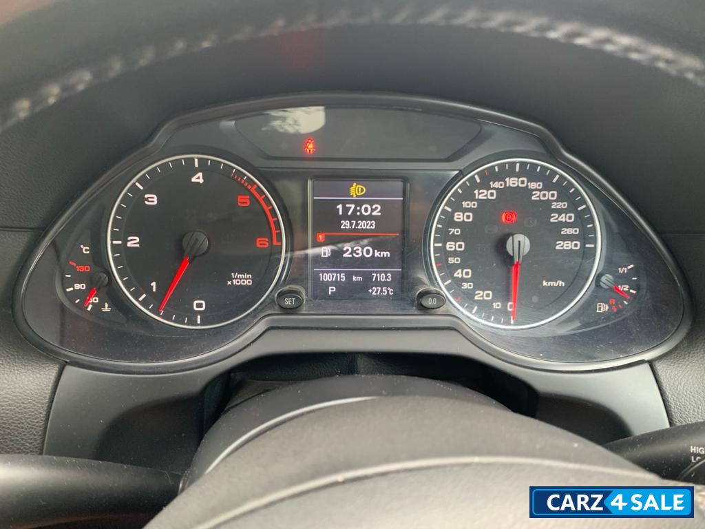 Silver Audi Q5 TDI 3.0