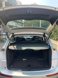 Silver Audi Q5 TDI 3.0