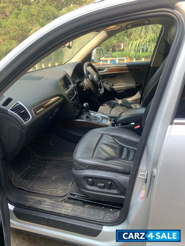 Silver Audi Q5 TDI 3.0