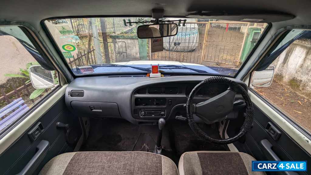 Toyota Qualis FS 10 seater