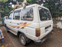 Toyota Qualis FS 10 seater