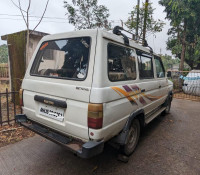 Toyota Qualis FS 10 seater