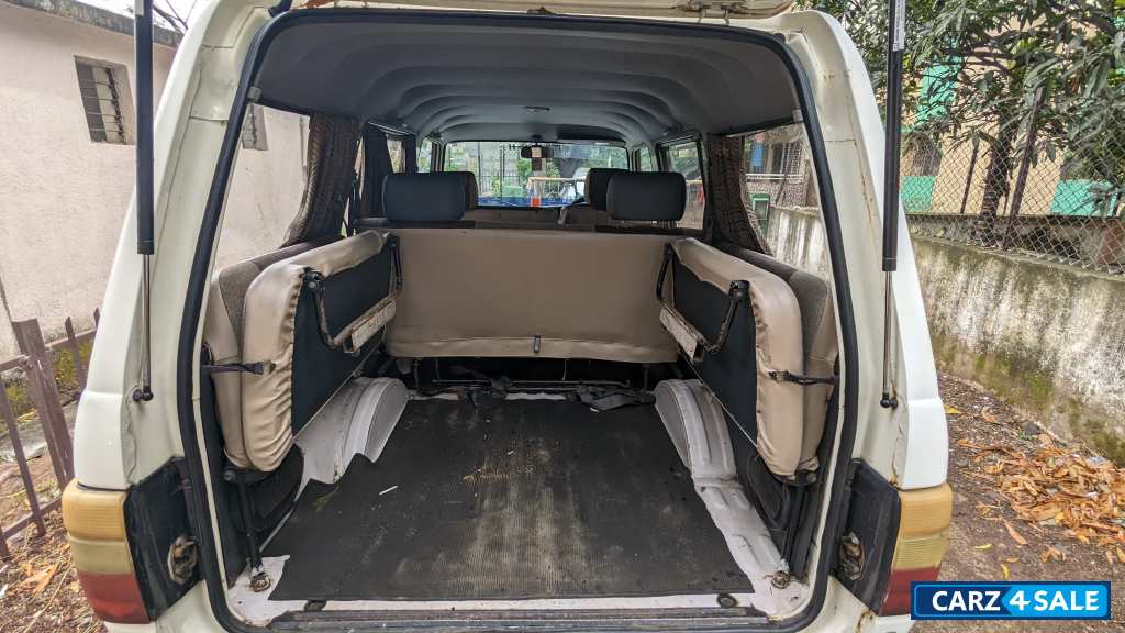 Toyota Qualis FS 10 seater