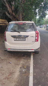 White Mahindra XUV 500 W10
