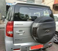Mahindra TUV300 T10