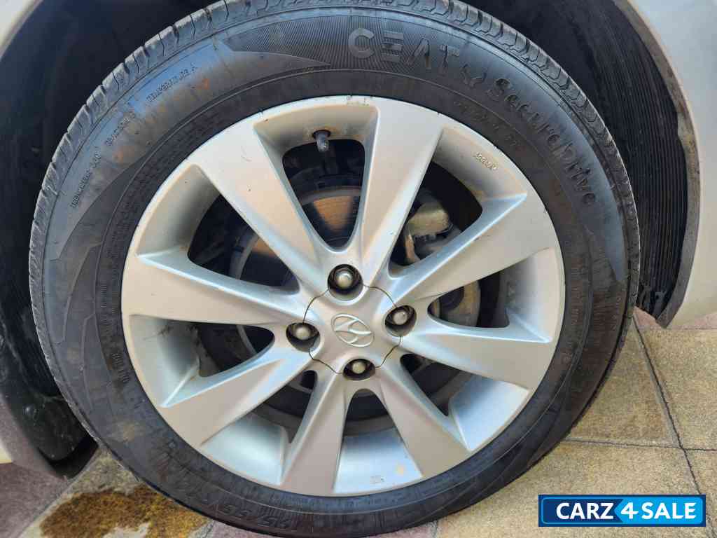 Hyundai Verna fluidic sx vtvt