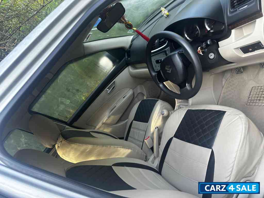 Silver Maruti Suzuki Dzire Vxi