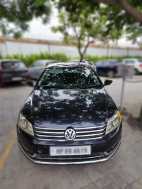 Black Volkswagen Passat Highline DSG