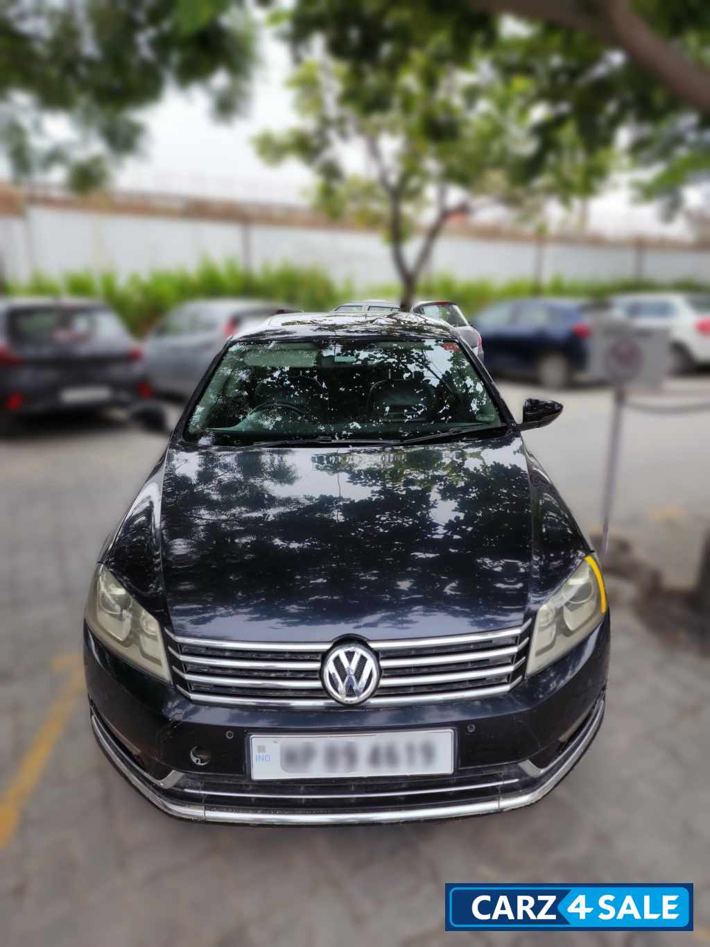 Black Volkswagen Passat Highline DSG