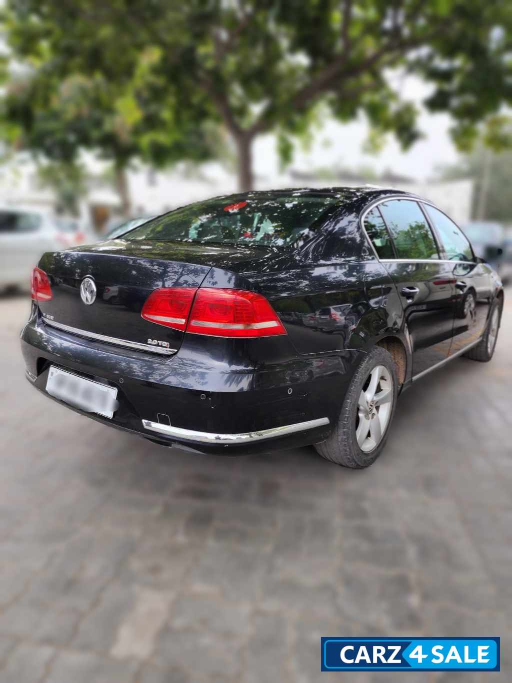 Black Volkswagen Passat Highline DSG