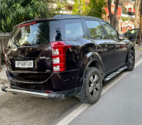 Mahindra XUV 500 W8