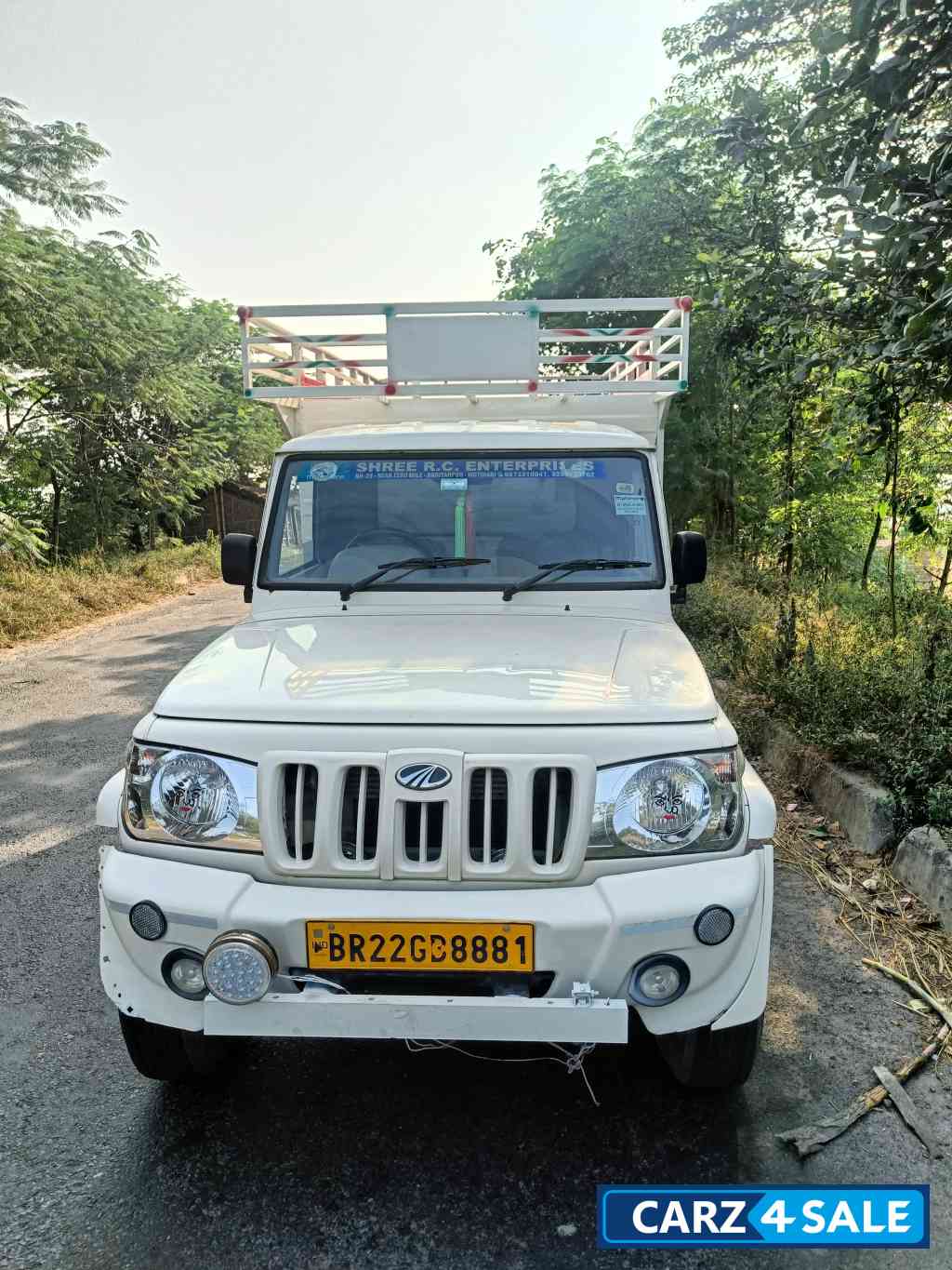 White Mahindra Pickup