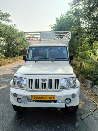 White Mahindra Pickup