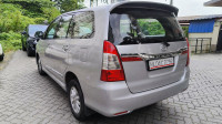 Toyota Innova V