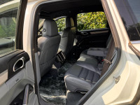 White Porsche Cayenne DIESEL