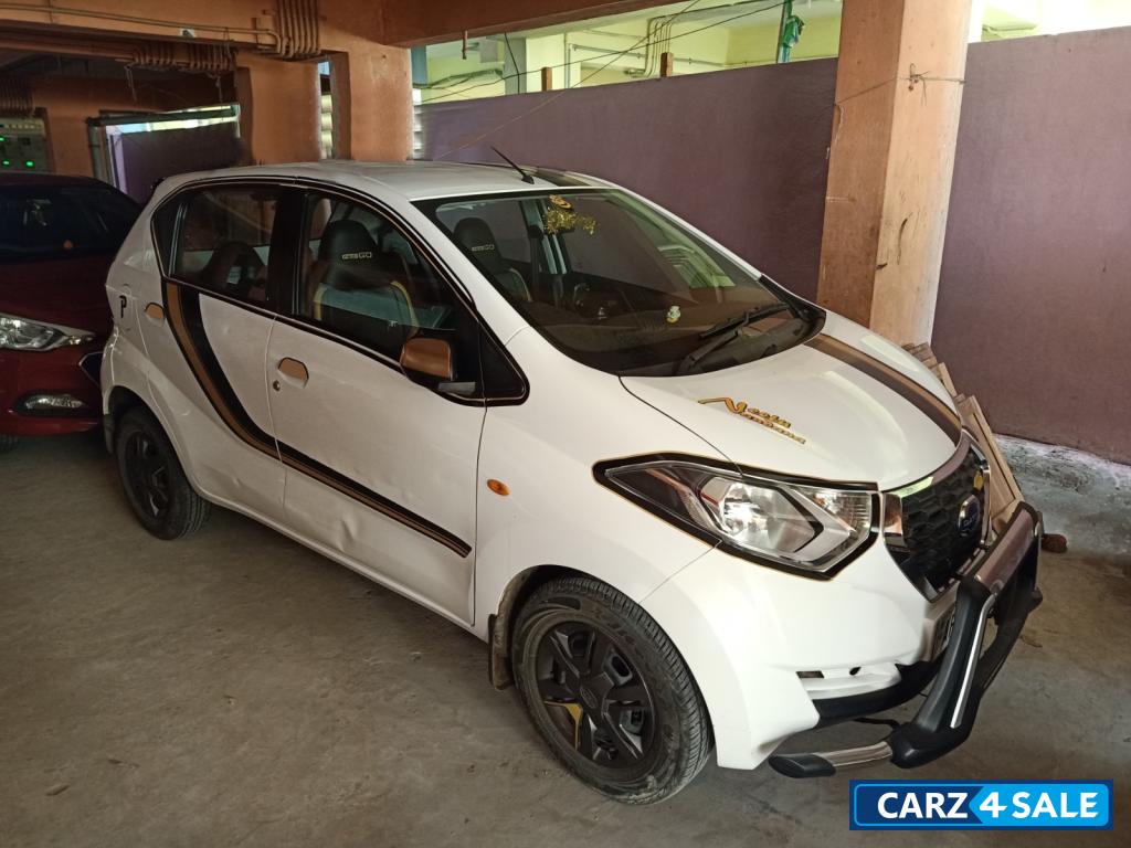 White Datsun Redi-GO Gold 1.0